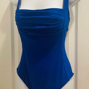 Stunning and flattering ruched-top one piece sz 10